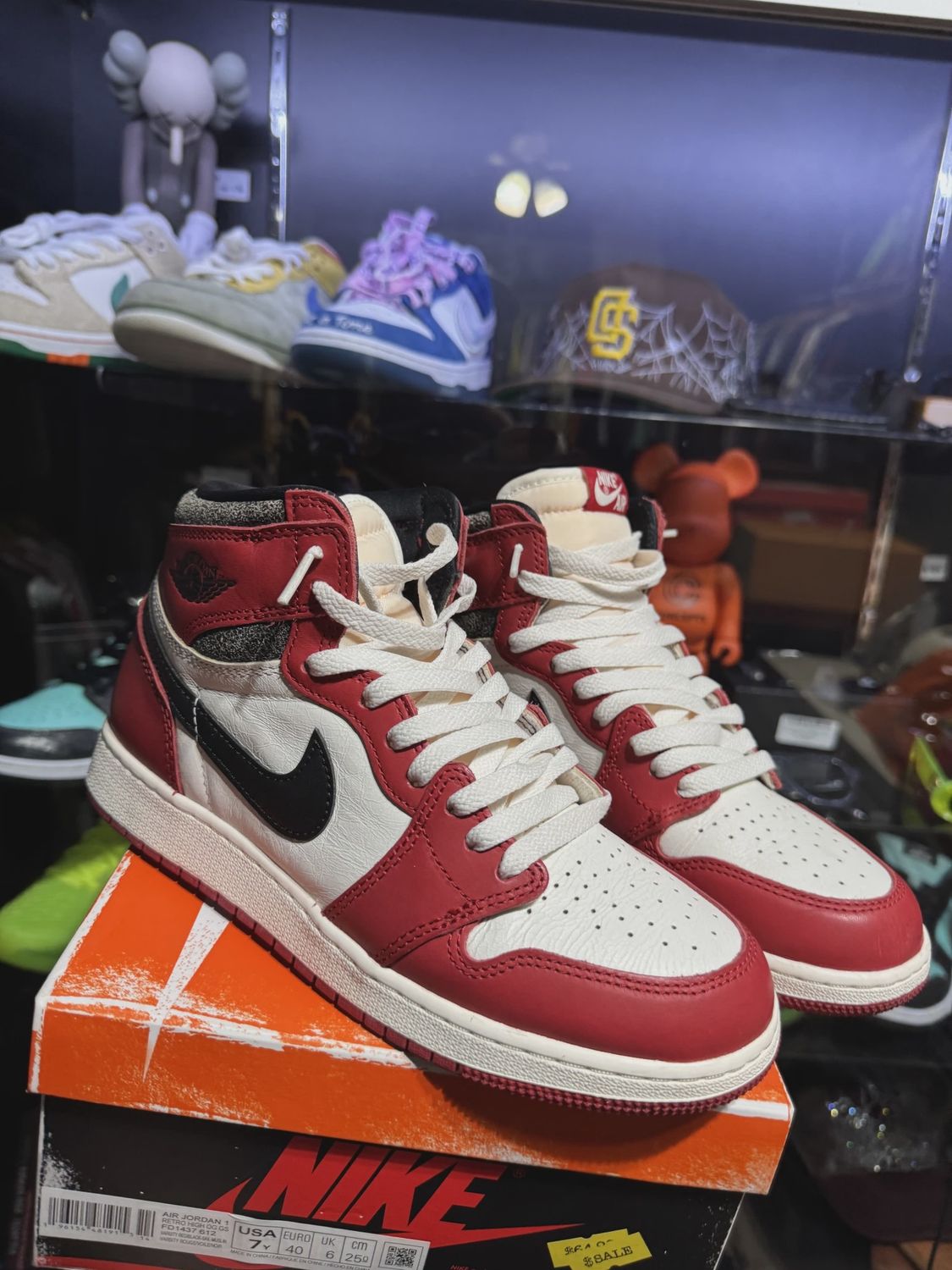 Air Jordan 1 Retro High Original Chicago Lost and Found (Grade School) • Pre-Owned [1980]