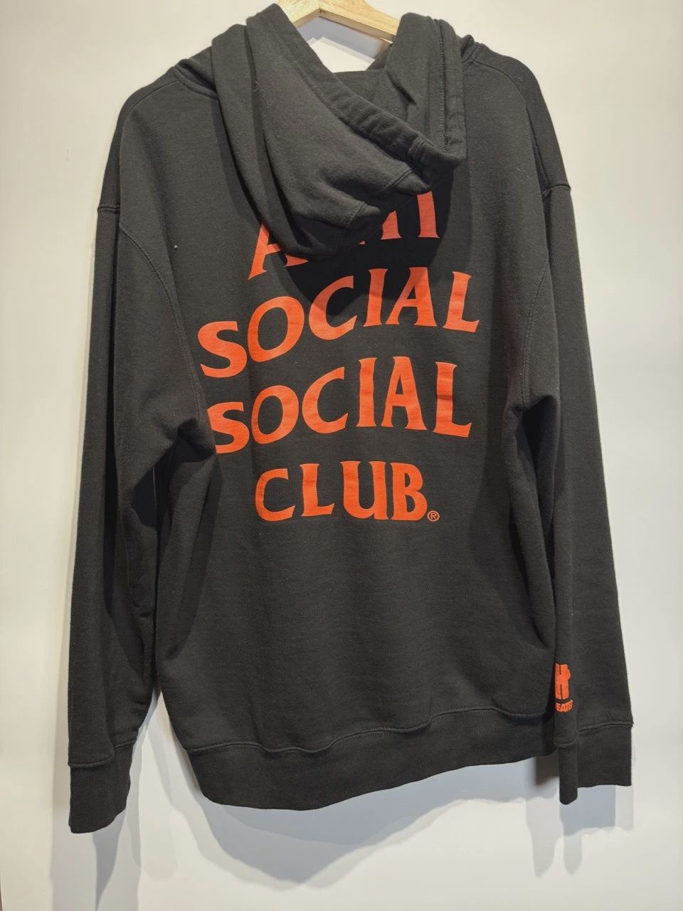 Assc Undefeated Hoodie • Pre-Owned [2913], Clothing Size: L, Product Condition: Pre-Owned