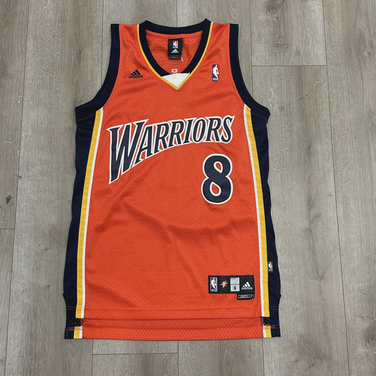 Monte Elis #8 Jersey • Pre-Owned [6073]