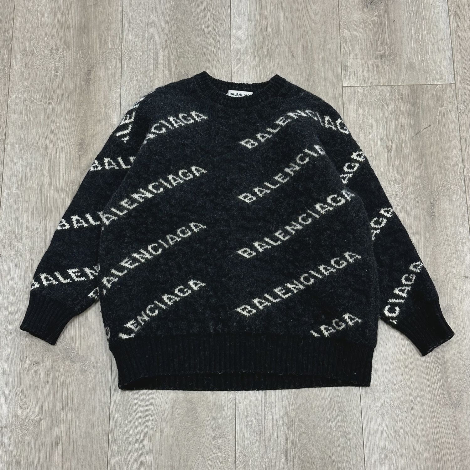 Balenciaga knit • Pre-Owned [4102]
