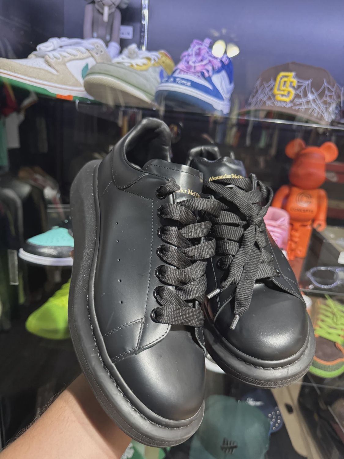 Alexander McQueen Oversized Black No Box • Pre-Owned [6963]