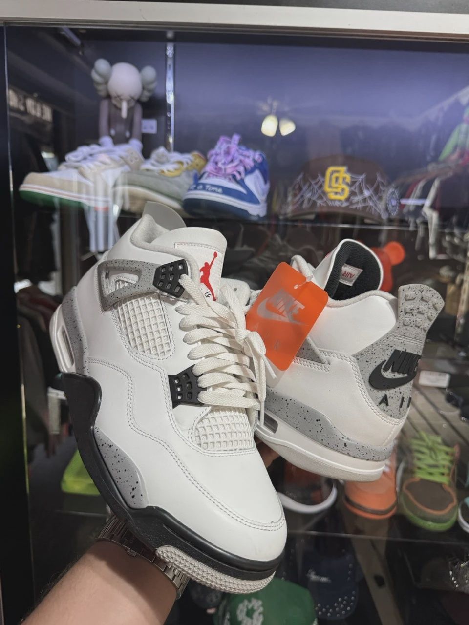 Air Jordan 4 Retro White Cement (2025) No Box • Pre-Owned [0781]