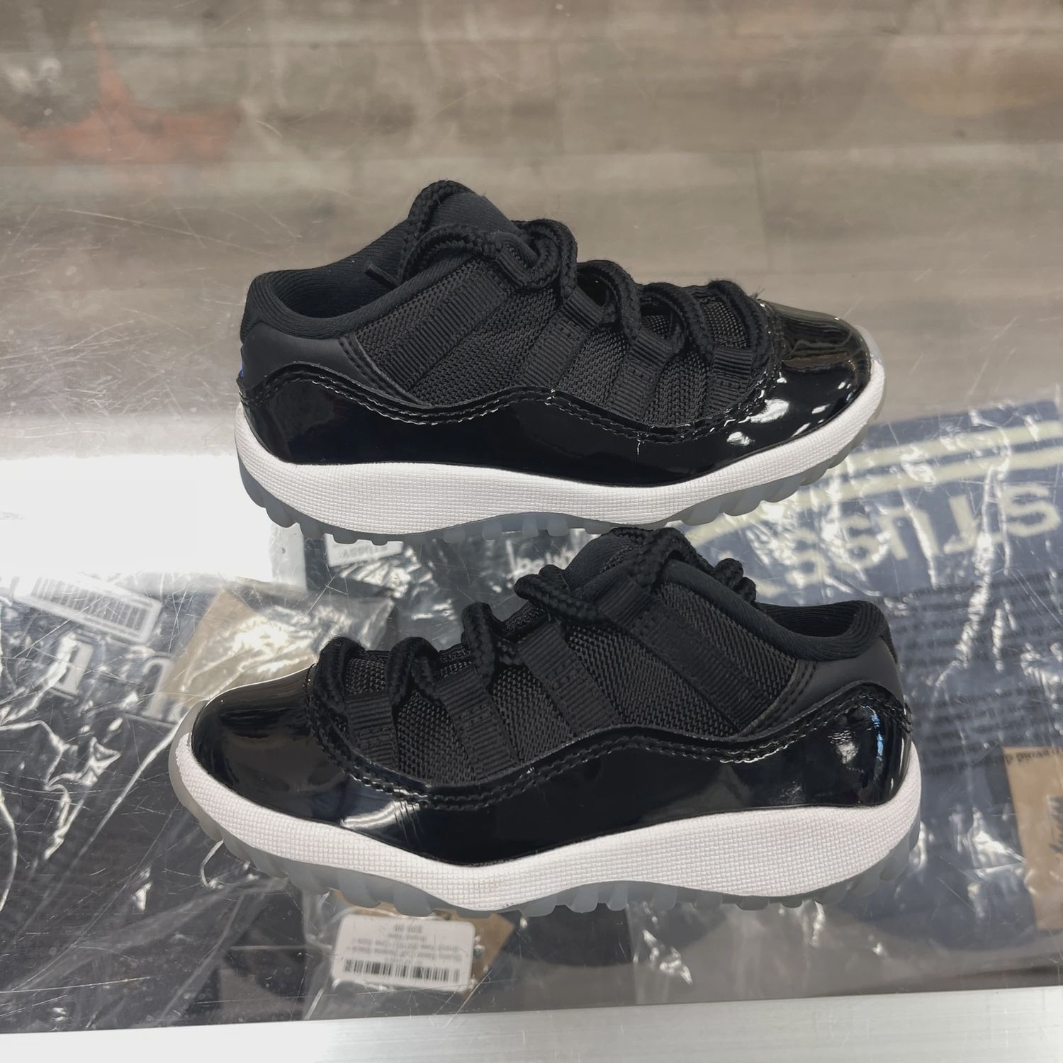 Air Jordan 11 Retro Low Space Jam (Toddler) NO BOX • Pre-Owned [6297]