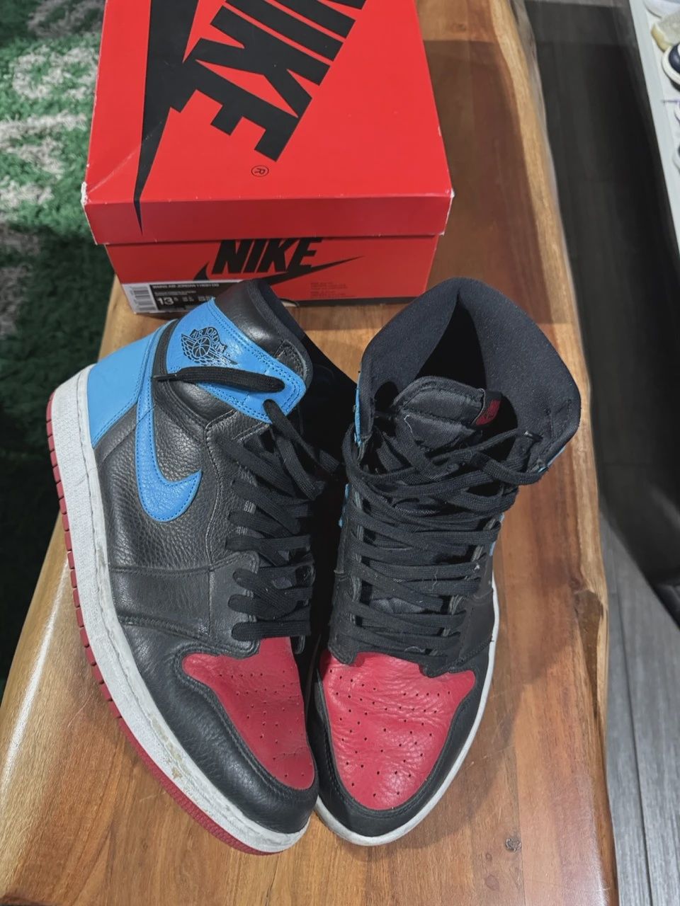 Air Jordan 1 Retro High NC to Chi (Women's) • Pre-Owned [6615]