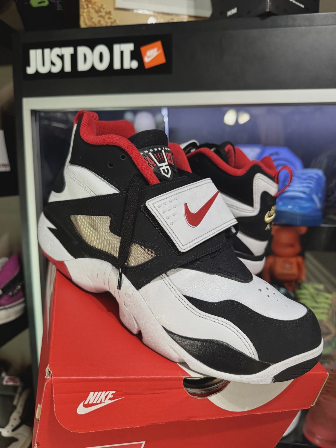 Nike Air Diamond Turf 49ers (2025) • Pre-Owned [7492]