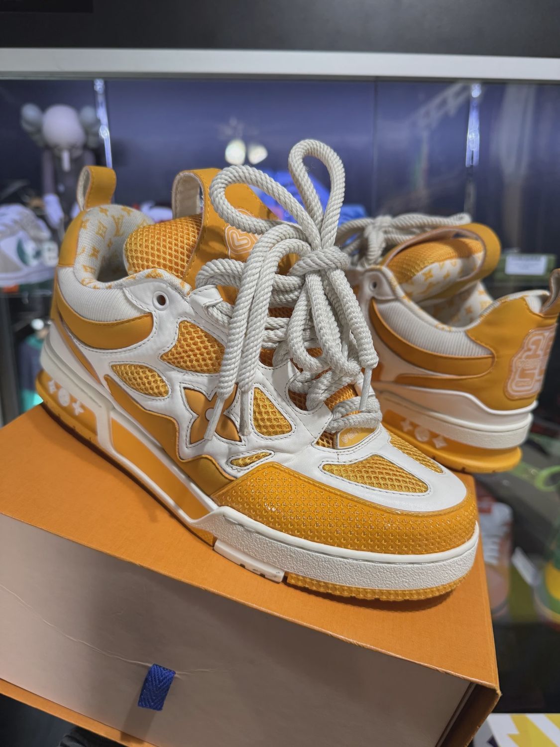 LV Sk8 Yellow sz 9 • Pre-Owned [4980]