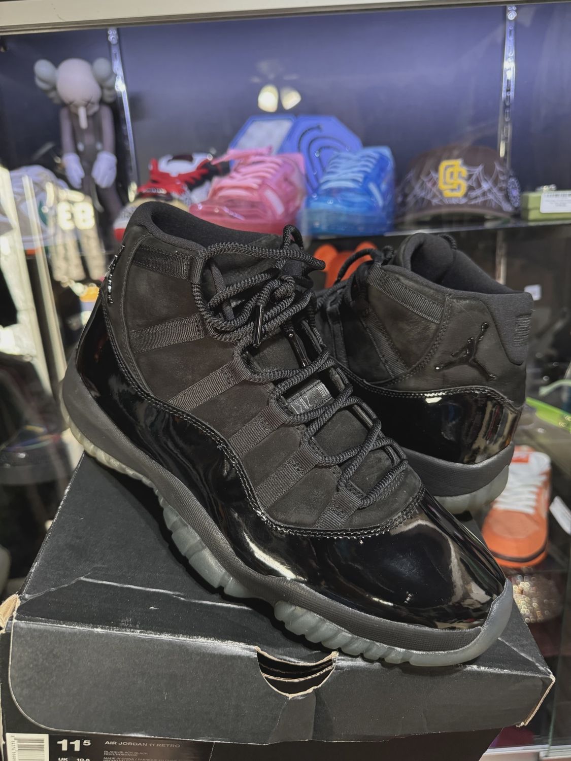 Air Jordan 11 Retro Cap and Gown • Pre-Owned [1022]