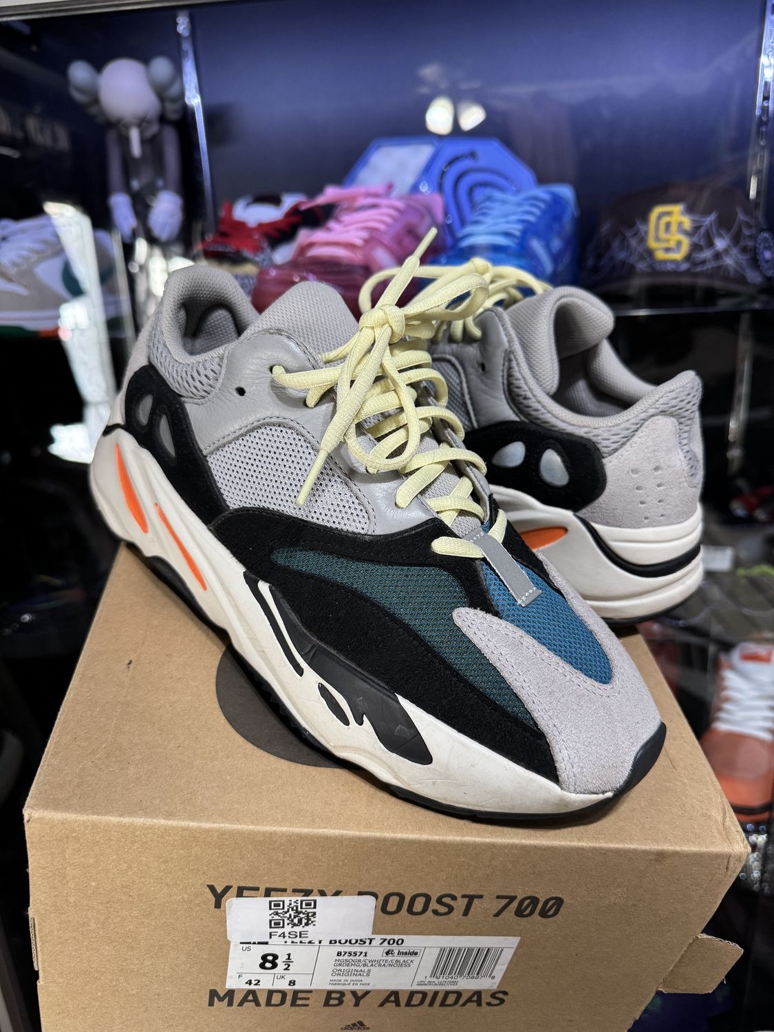 adidas Yeezy Boost 700 Wave Runner • Pre-Owned [4034]