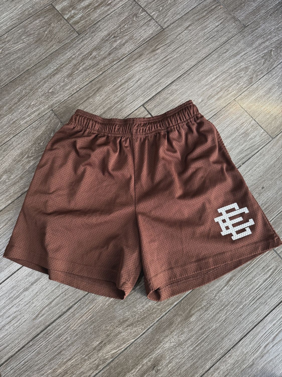 EE Brown Shorts XL • Pre-Owned [3045]