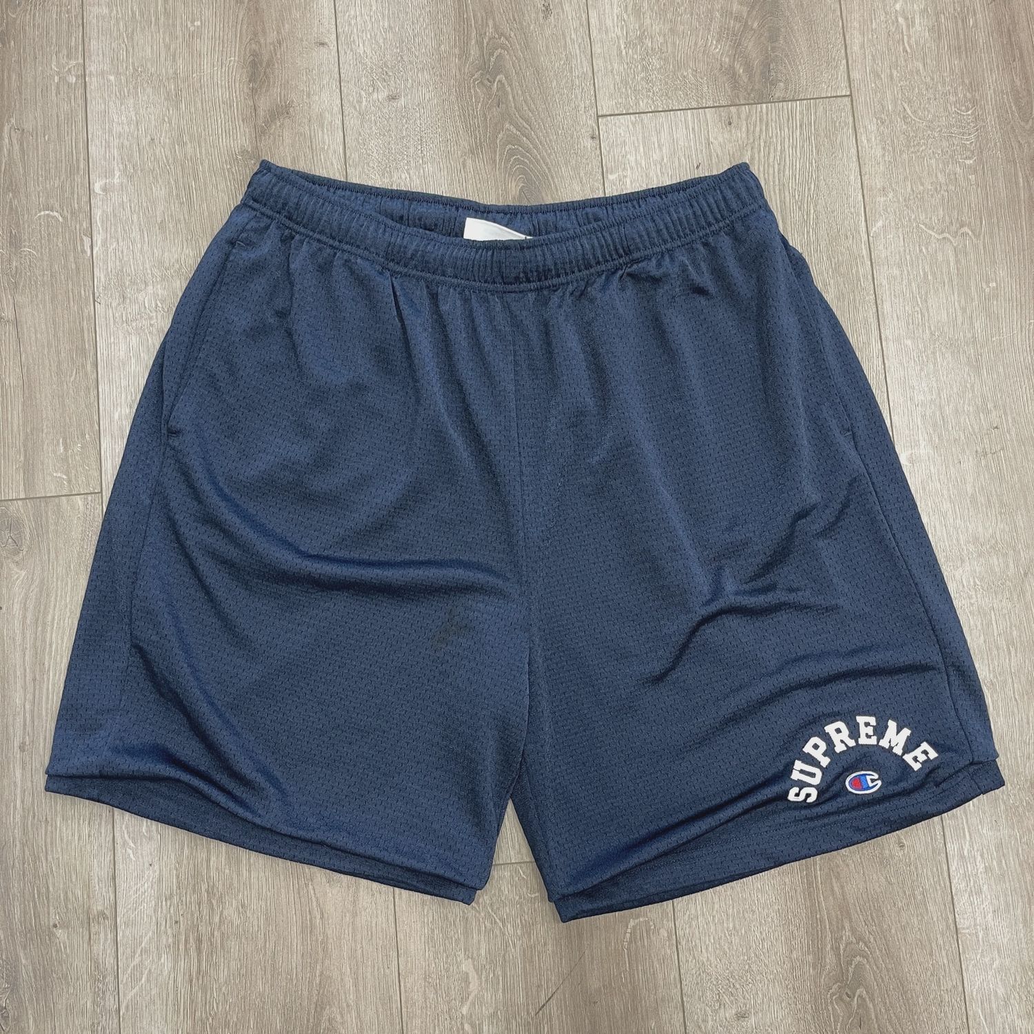 Supreme x Champion Shorts • Pre-Owned [6692]
