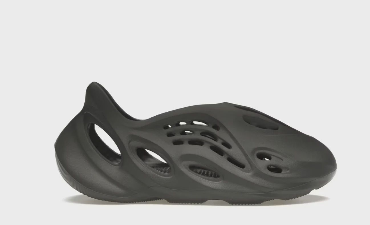 adidas Yeezy Foam RNR Carbon • Brand New [8621]