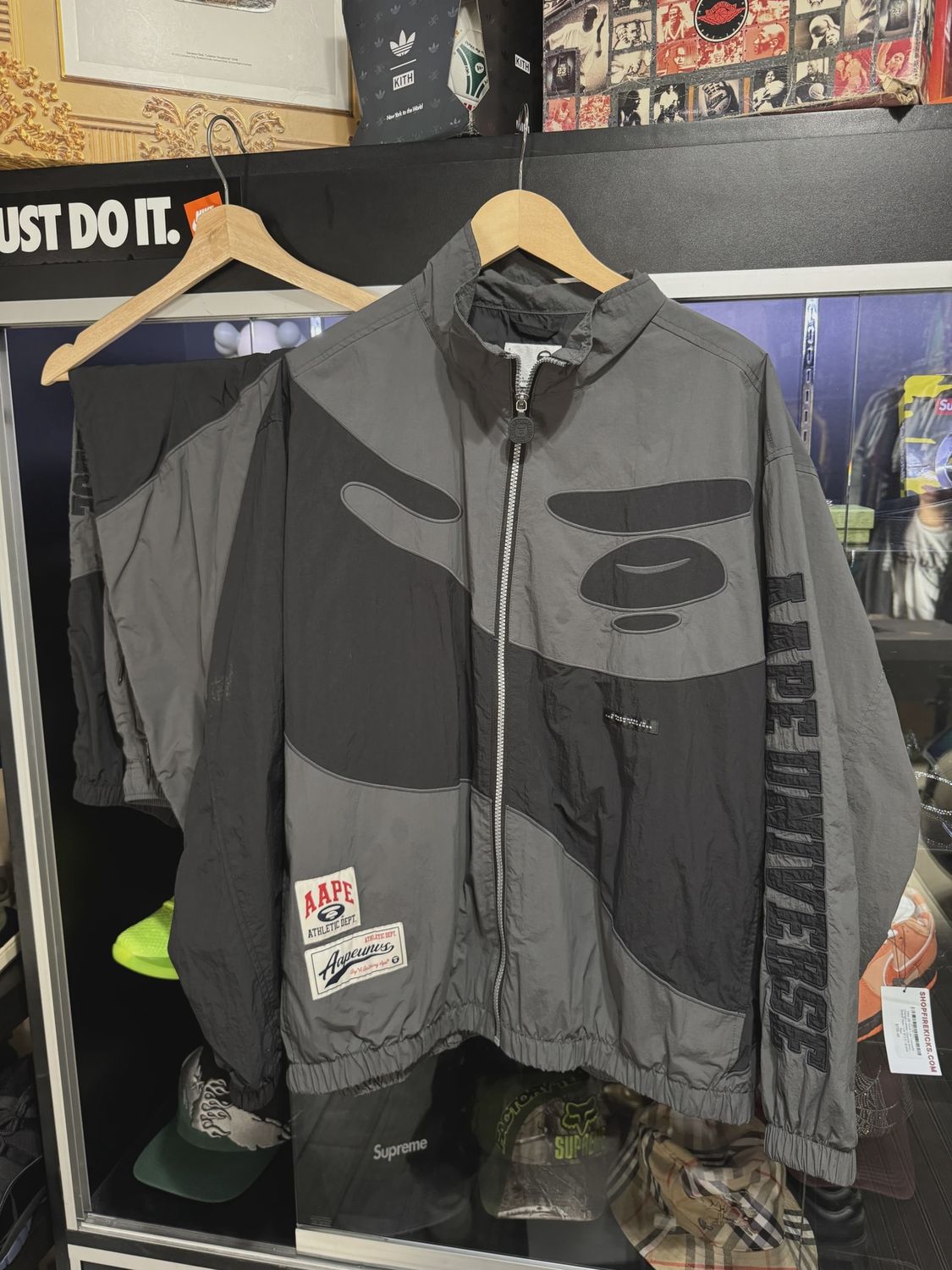 AAPE by A Bathing Ape Big Ape Head Nylon Track Suit size M • Pre-Owned [0127]