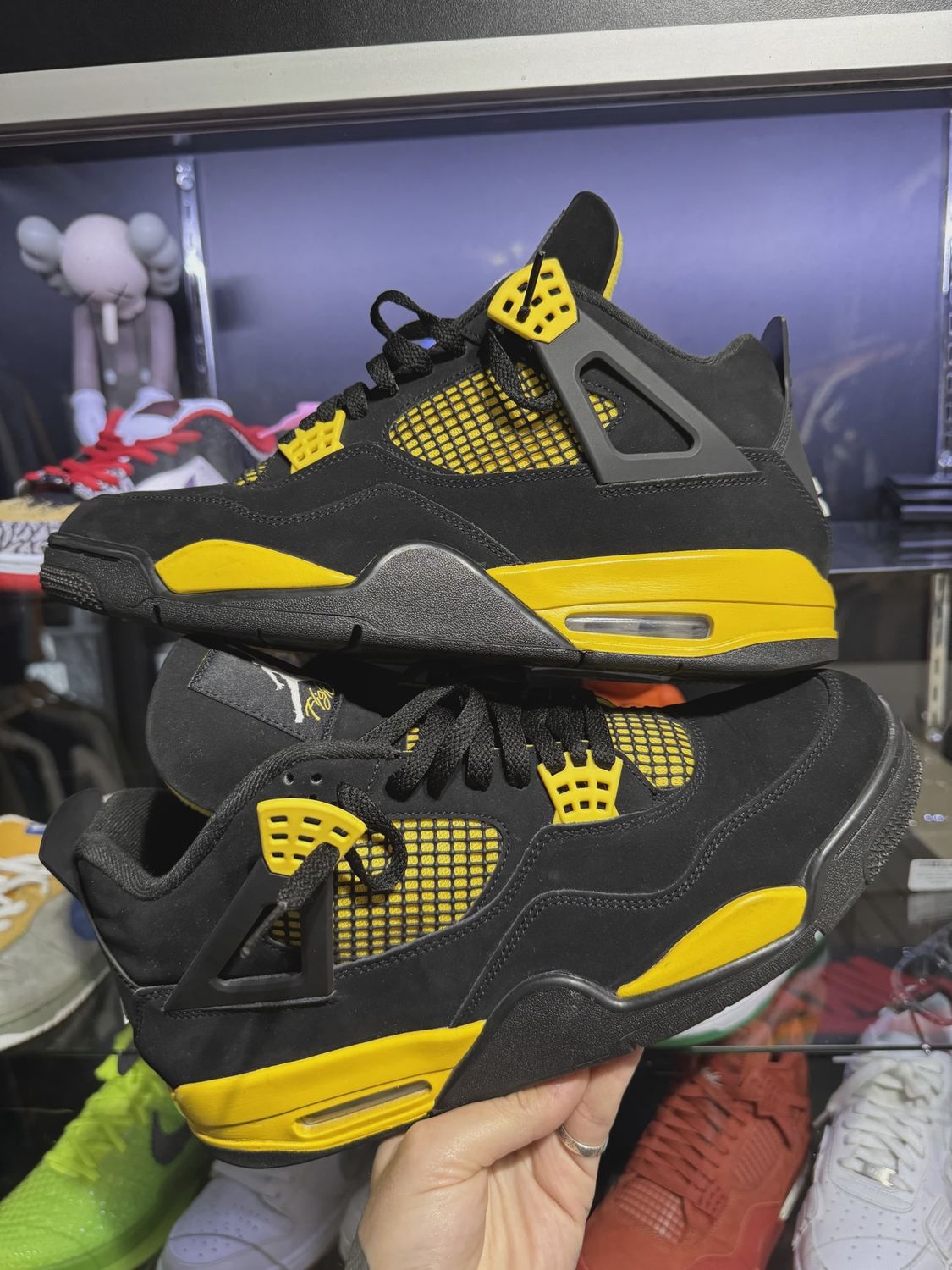 Air Jordan 4 Retro Thunder (2023)  No Box • Pre-Owned [5848]