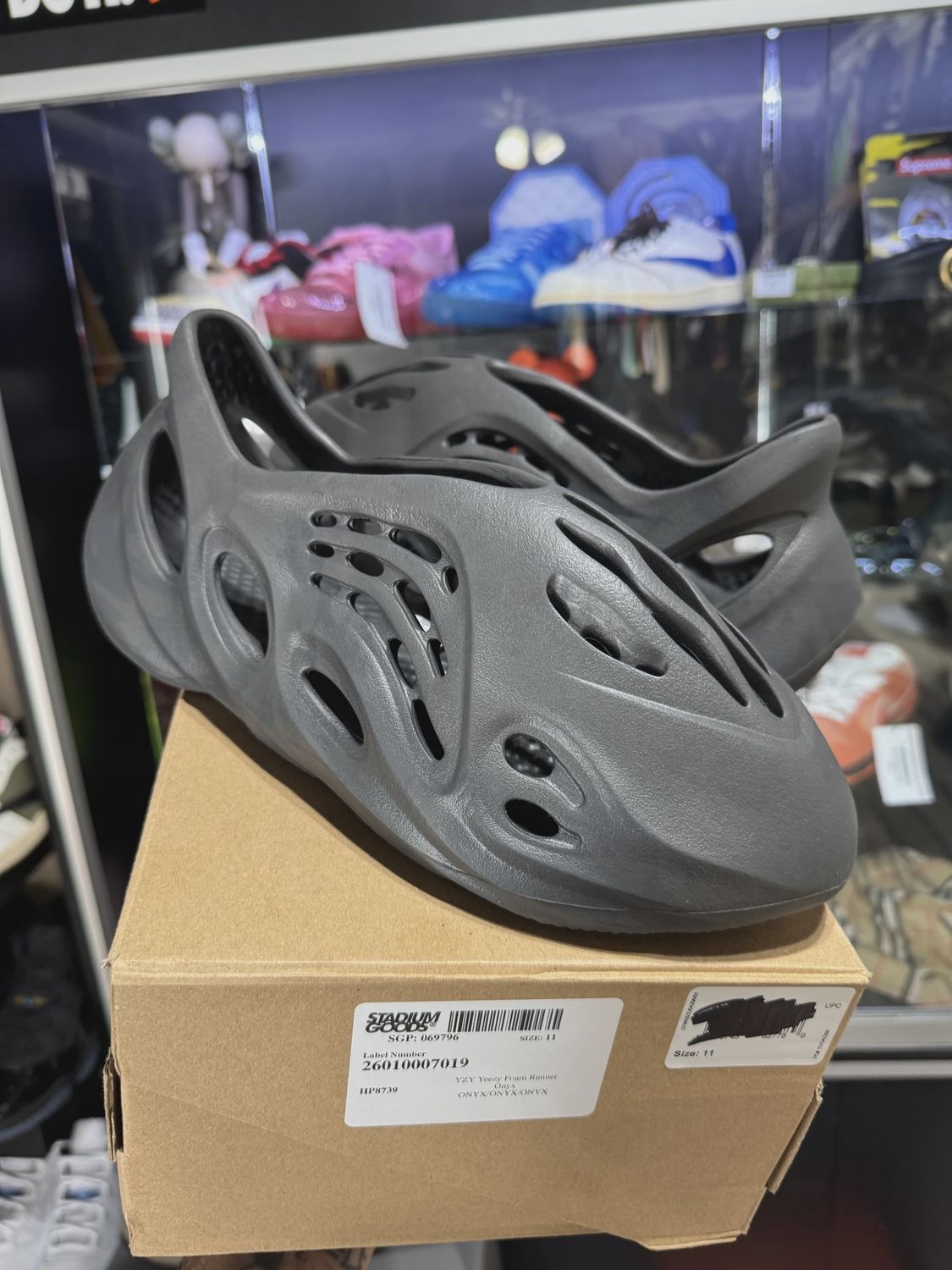 adidas Yeezy Foam RNR Onyx • Pre-Owned [1441]