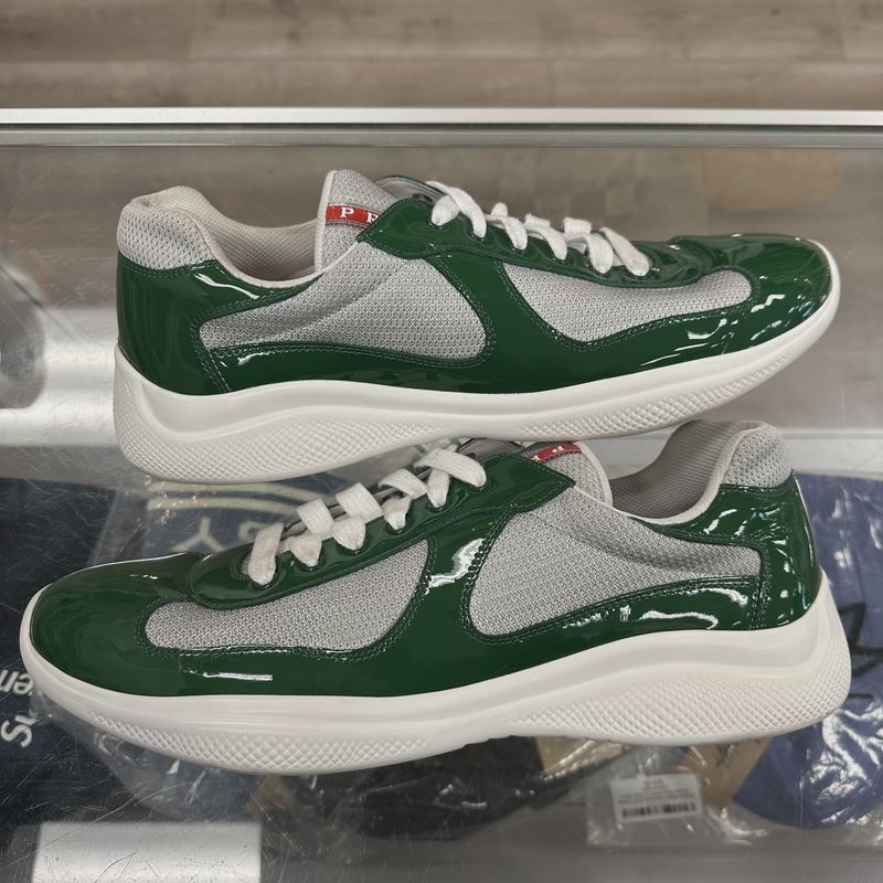 Prada cup patent green NO BOX • Pre-Owned [4407]