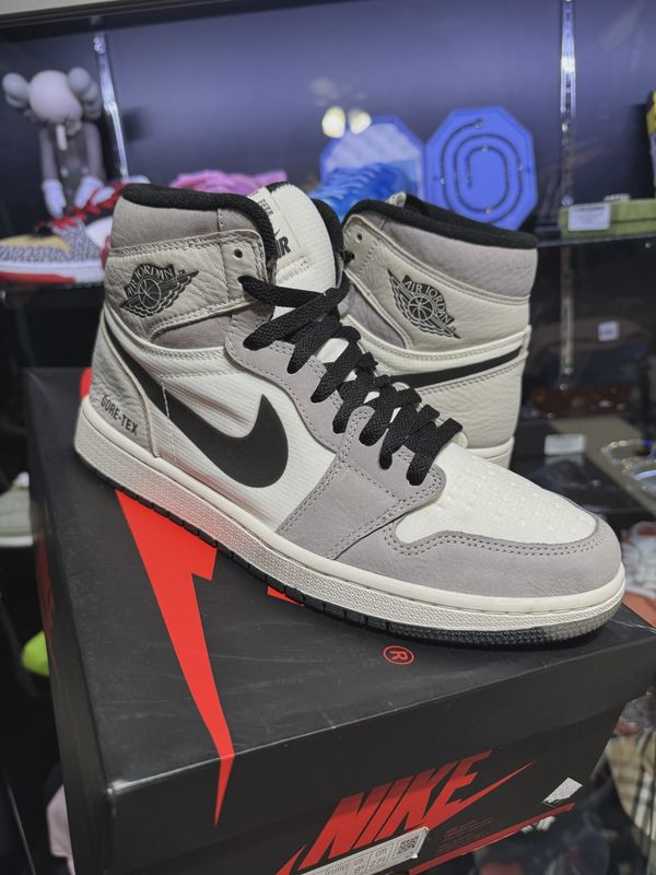 Air Jordan 1 Retro High Element Gore-Tex Light Bone • Pre-Owned [5485]