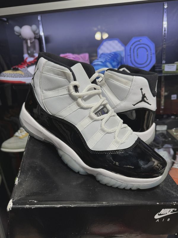 Air Jordan 11 Retro Concord (2018) • Pre-Owned [3634]