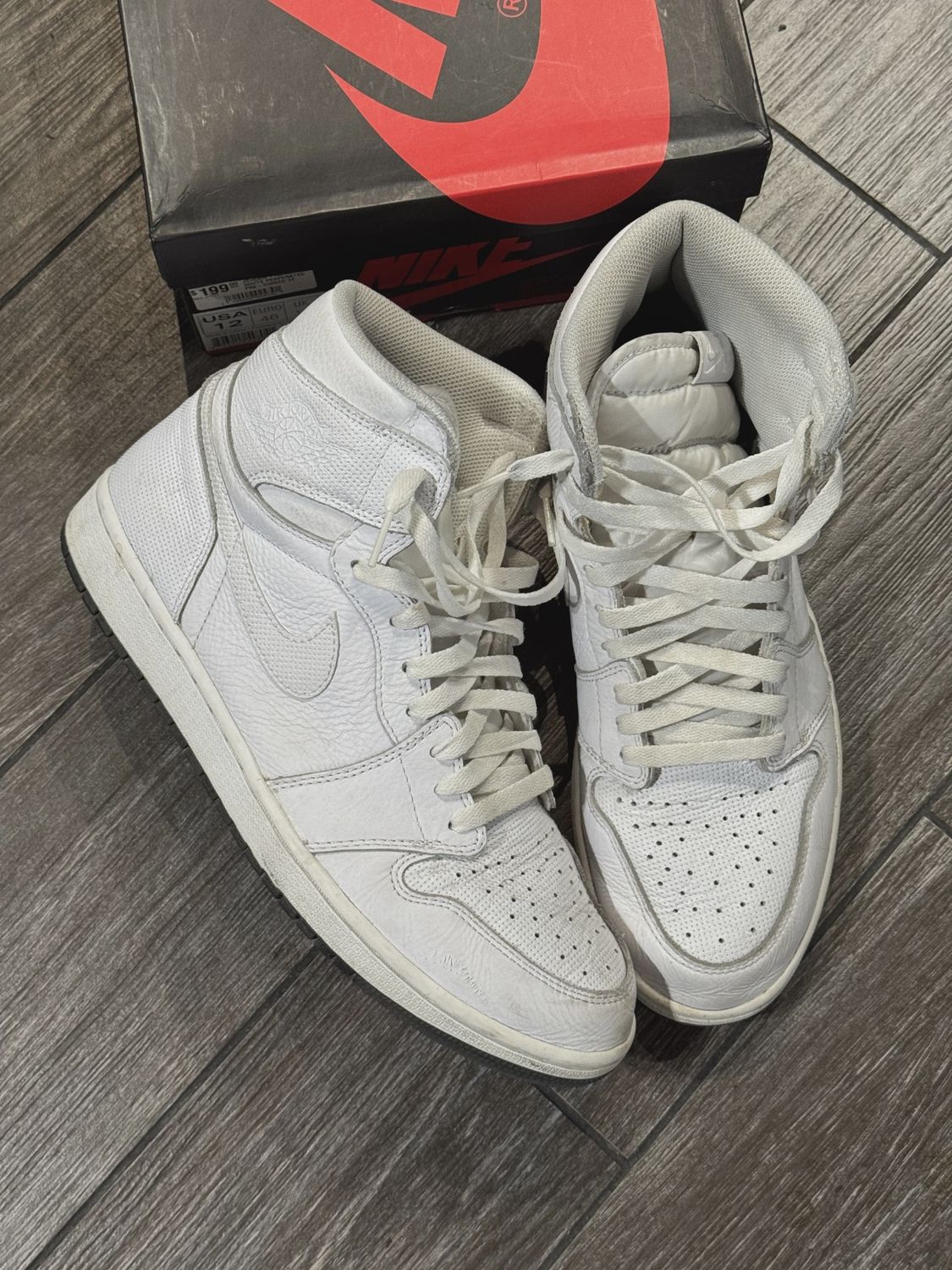 Air Jordan 1 Retro White Perforated • Pre-Owned [5402]