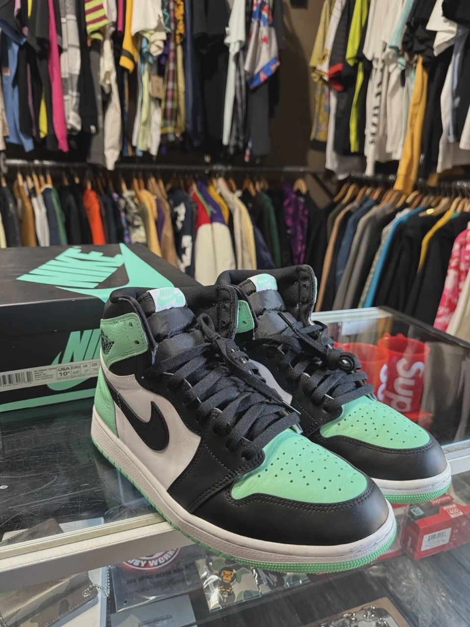 Air Jordan 1 Retro High Original Green Glow • Pre-Owned [4679]