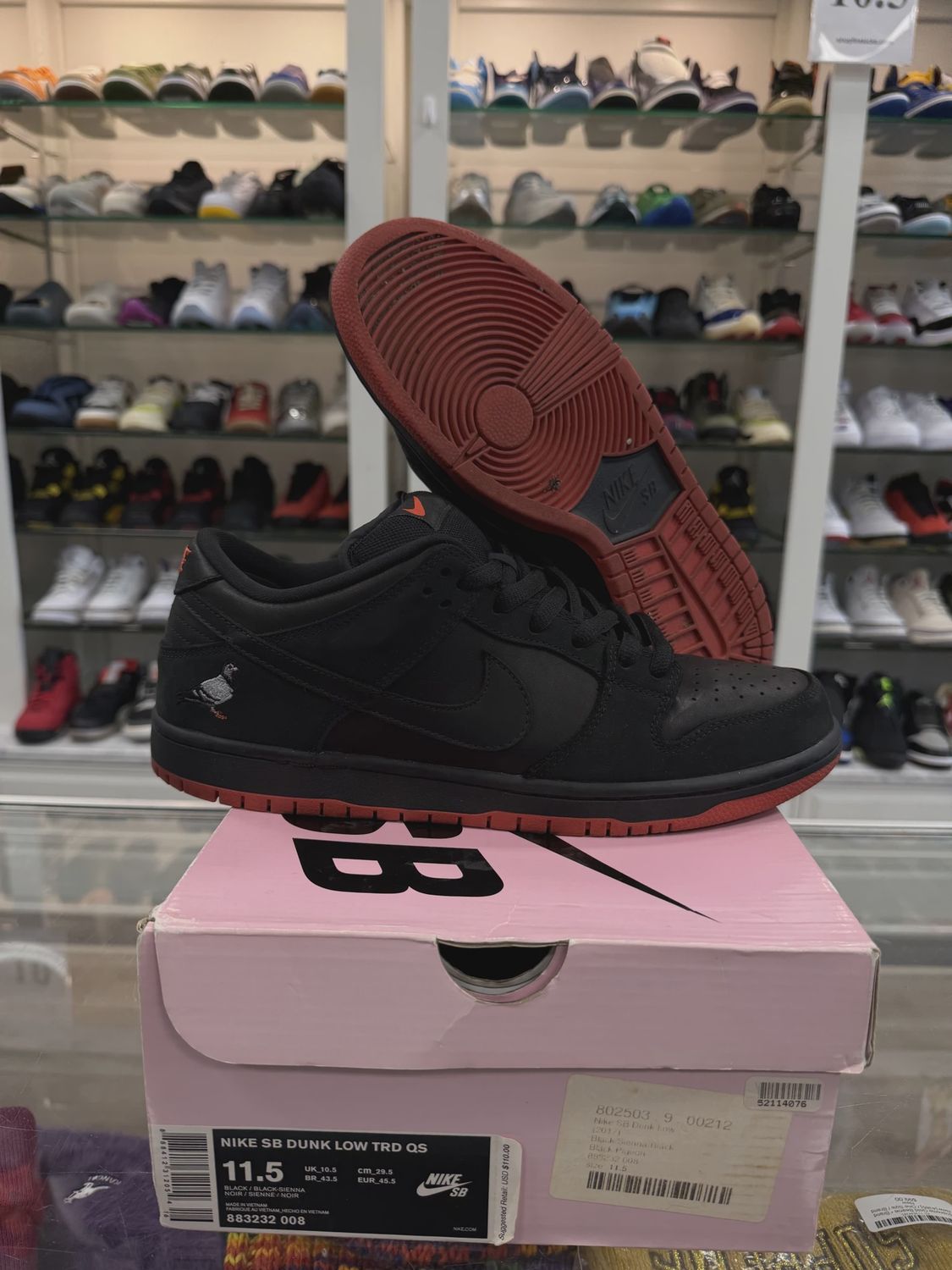 Nike SB Dunk Low Black Pigeon • Pre-Owned [1877]