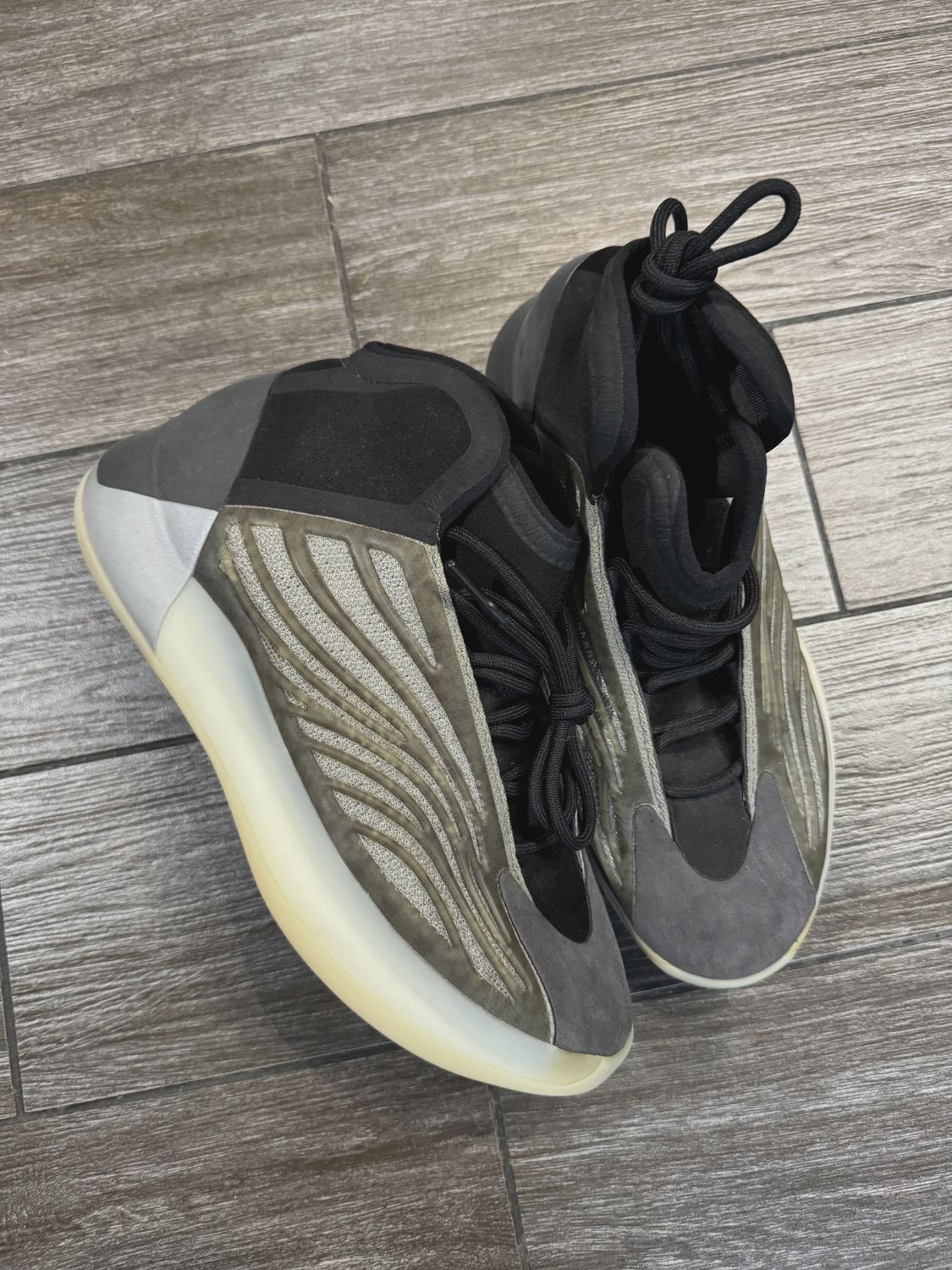 adidas Yeezy QNTM Barium - No Box • Pre-Owned [3248]