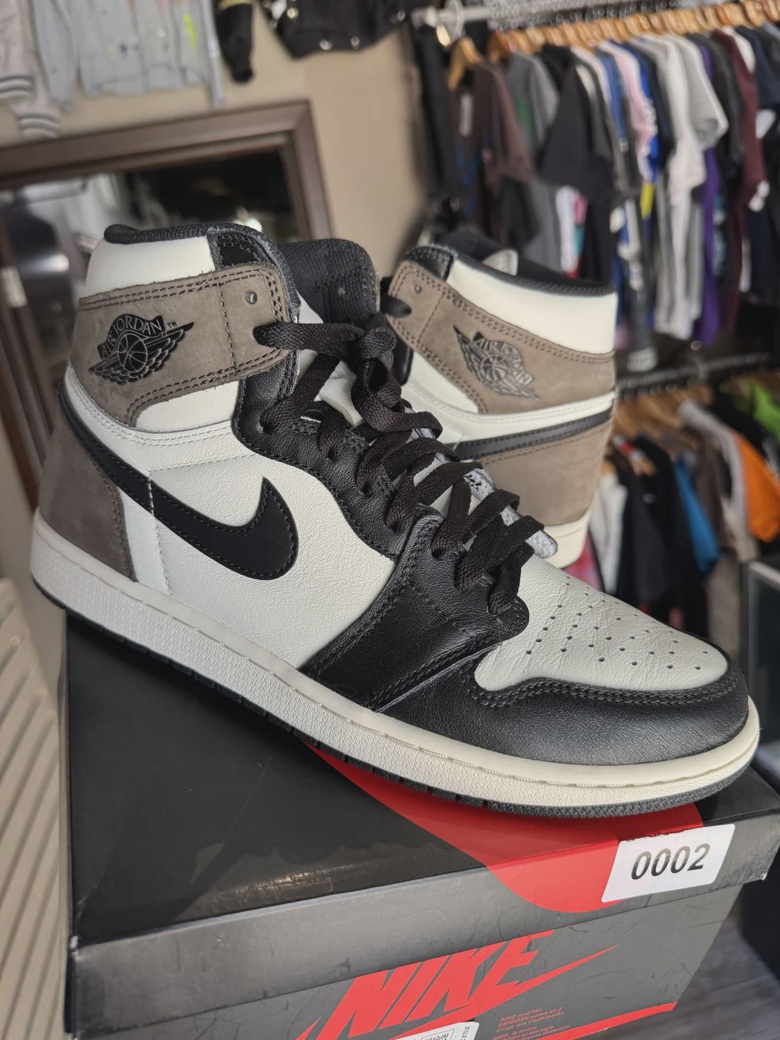 Jordan 1 Retro High Dark Mocha • Pre-Owned [9902]