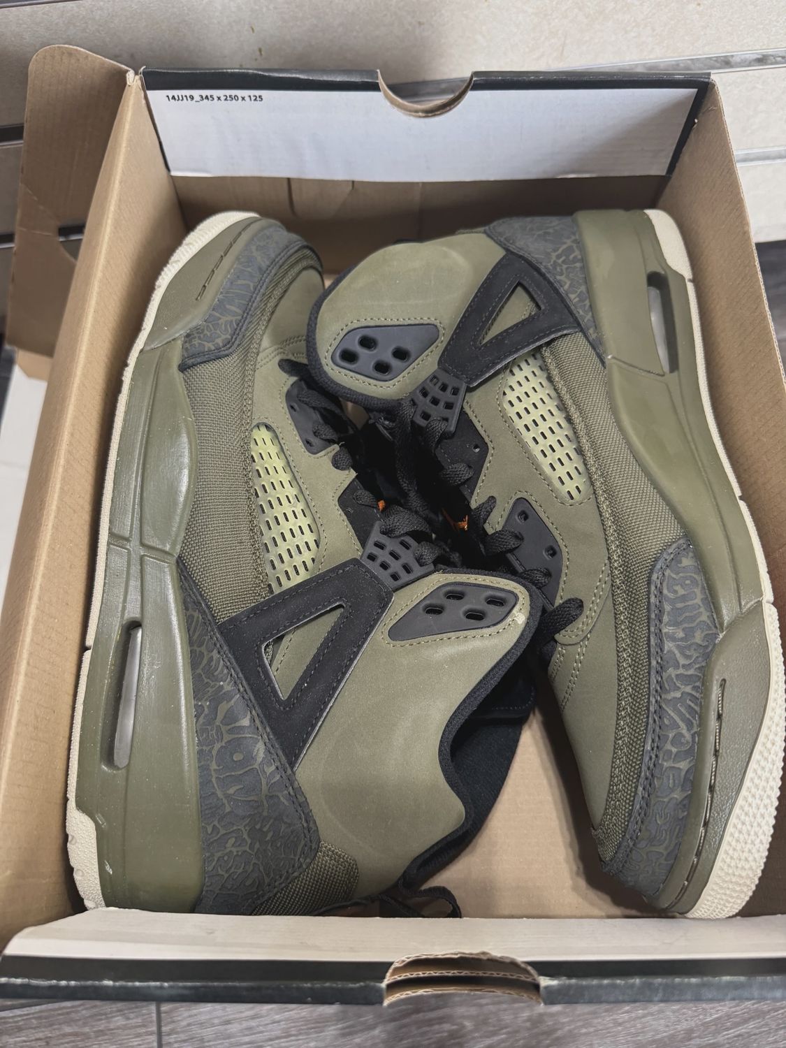 Jordan Spizike Low Beef &amp; Broccoli • Pre-Owned [8355]