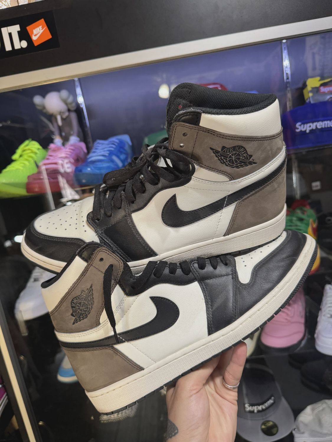 Air Jordan 1 Retro High Dark Mocha No Box • Pre-Owned [2943]