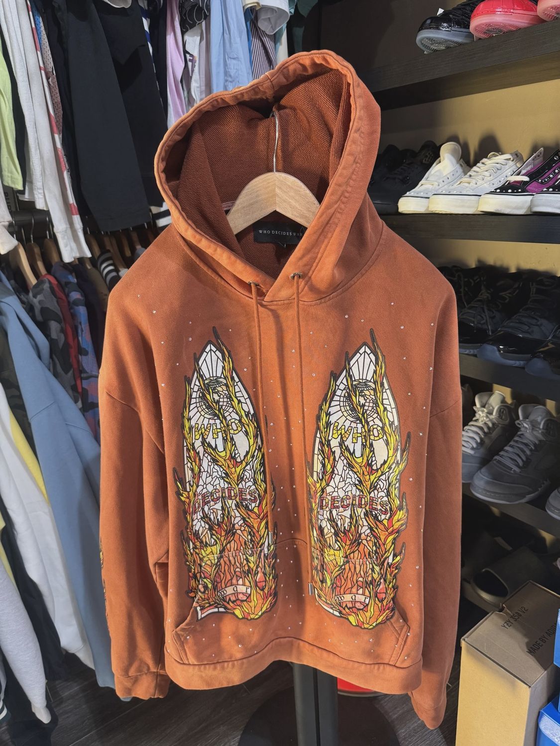Who Decides War Brown Stain Glass Hoodie size L • Pre-Owned [8377]