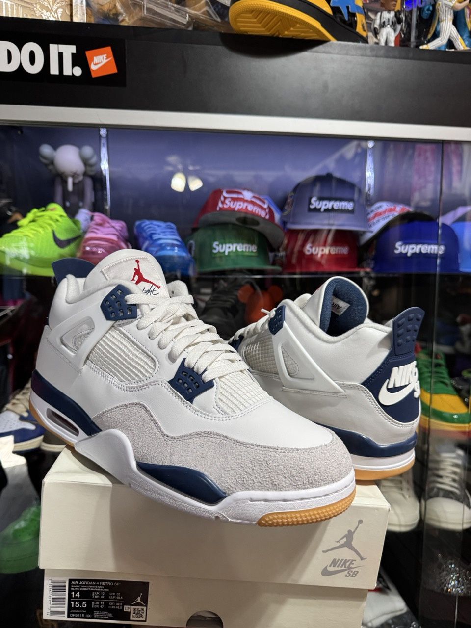 Air Jordan 4 Retro SB Navy • Pre-Owned [5477]