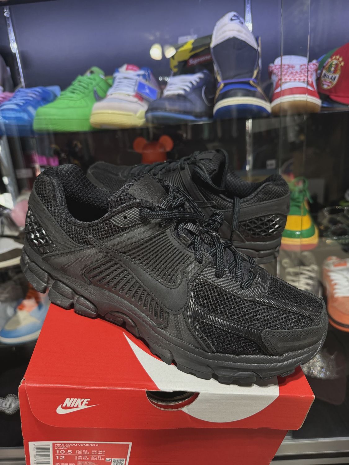 Nike Zoom Vomero 5 Triple Black • Pre-Owned [3906]