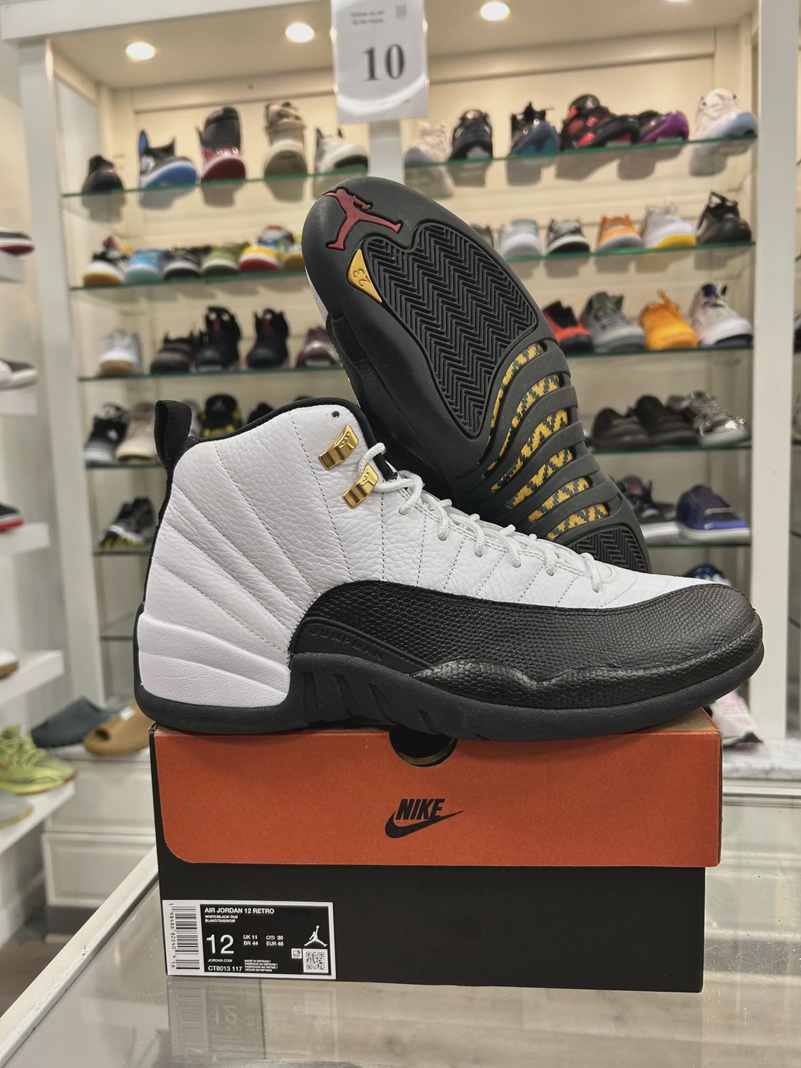 Air Jordan 12 Retro Taxi (2025) • Pre-Owned [8561]