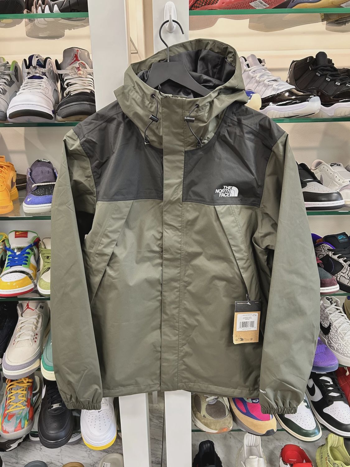 The North Face Antora Jacket Green • Brand New [1243]