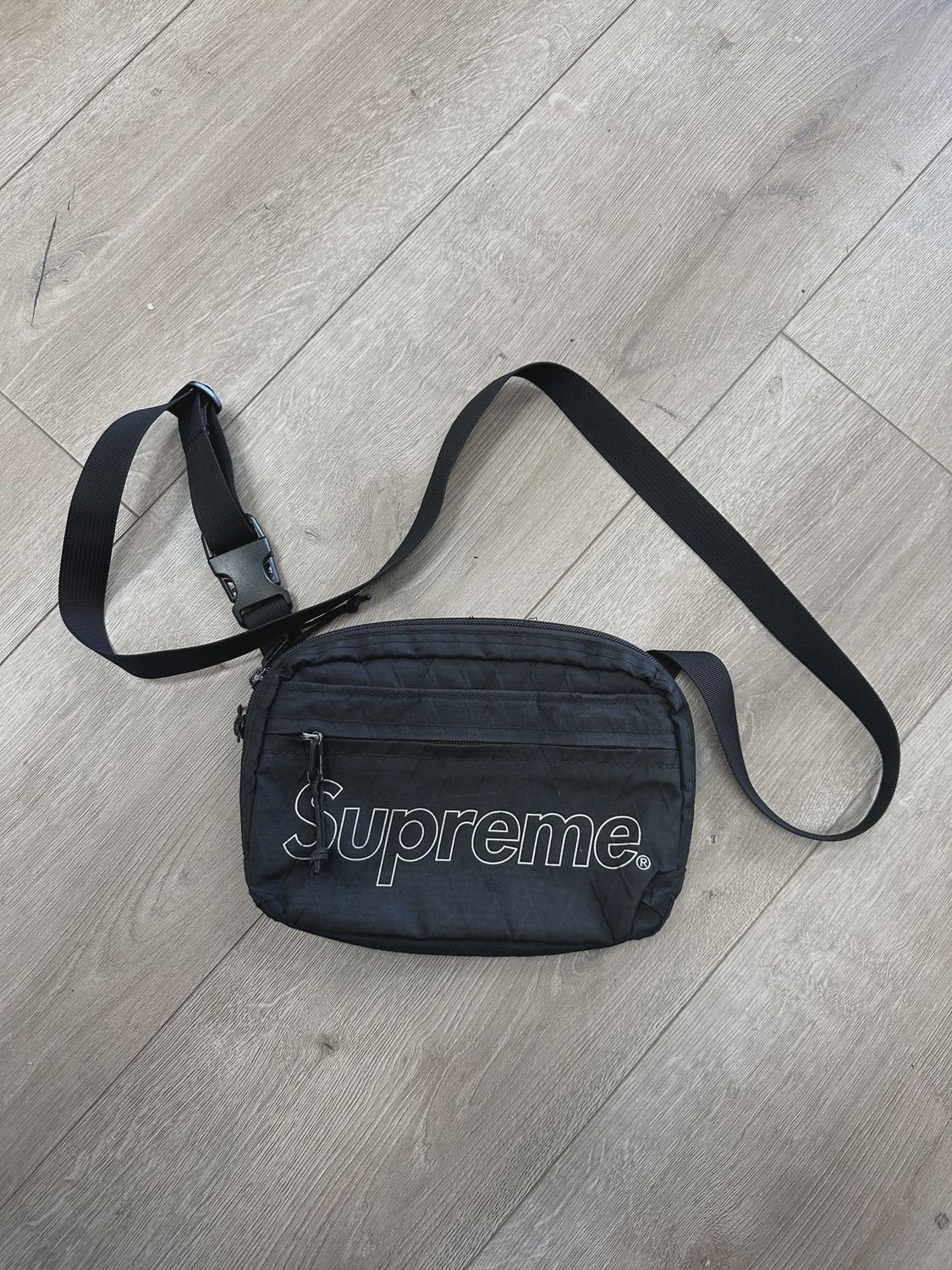 Supreme FW18 Shoulder Bag • Pre-Owned [8613]