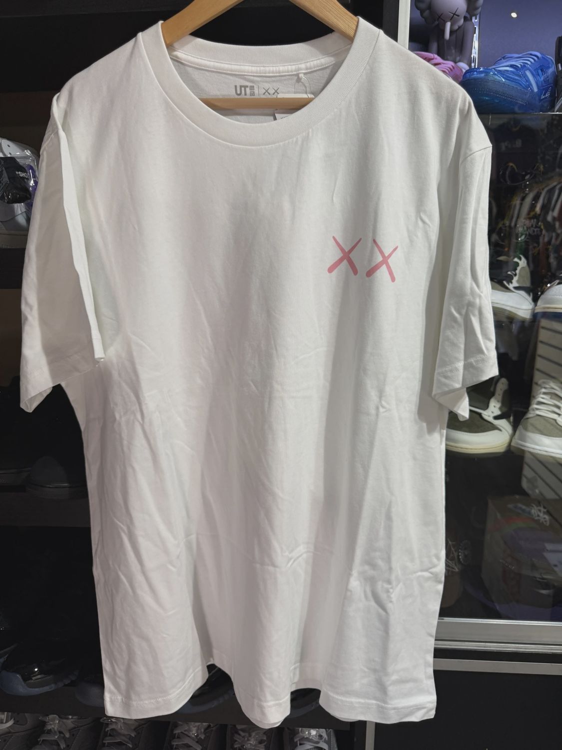 KAWS x Uniqlo UT Short Sleeve Graphic T-shirt (US Sizing) • Brand New [3585]
