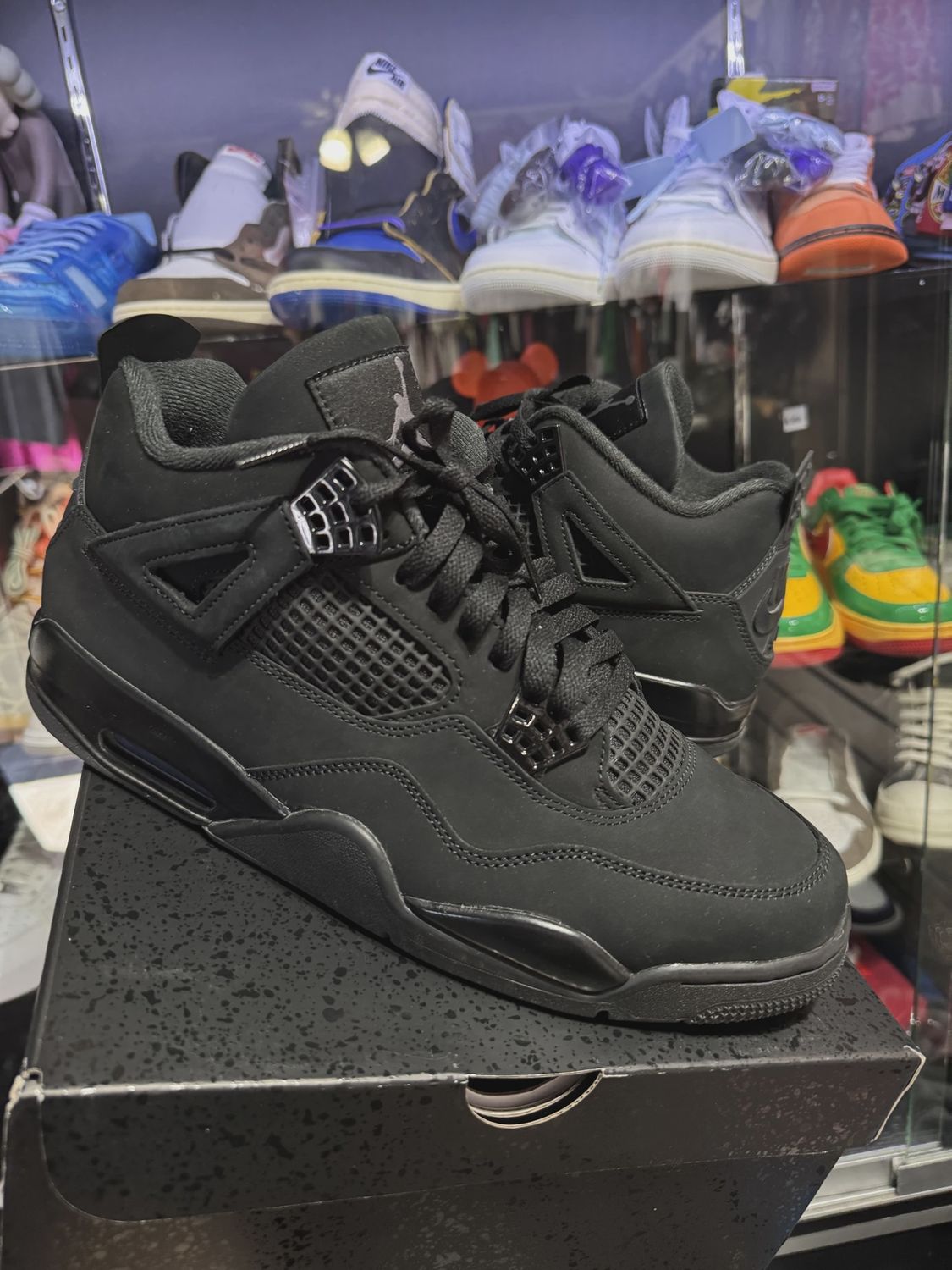 Air Jordan 4 Retro Black Cat (2025) • Pre-Owned [1832]