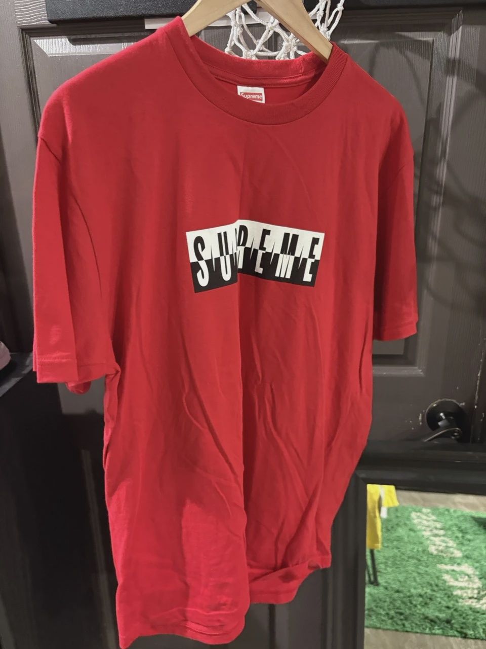 Supreme Red Tee  • Pre-Owned [6064]