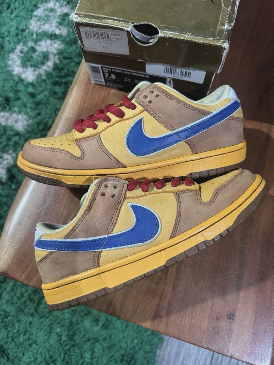 Nike SB Dunk Low Newcastle Brown Ale • Pre-Owned [6659]