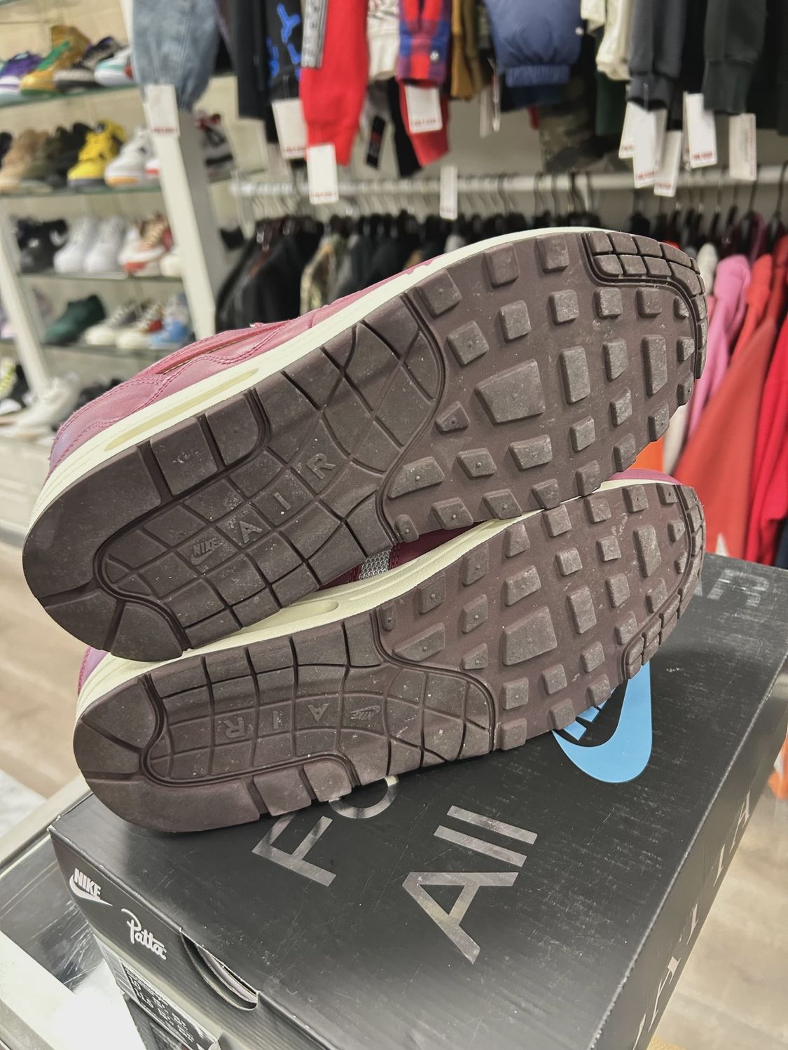 Nike Air Max 1 Patta  Maroon (Bracelet) • Pre-Owned [9251]