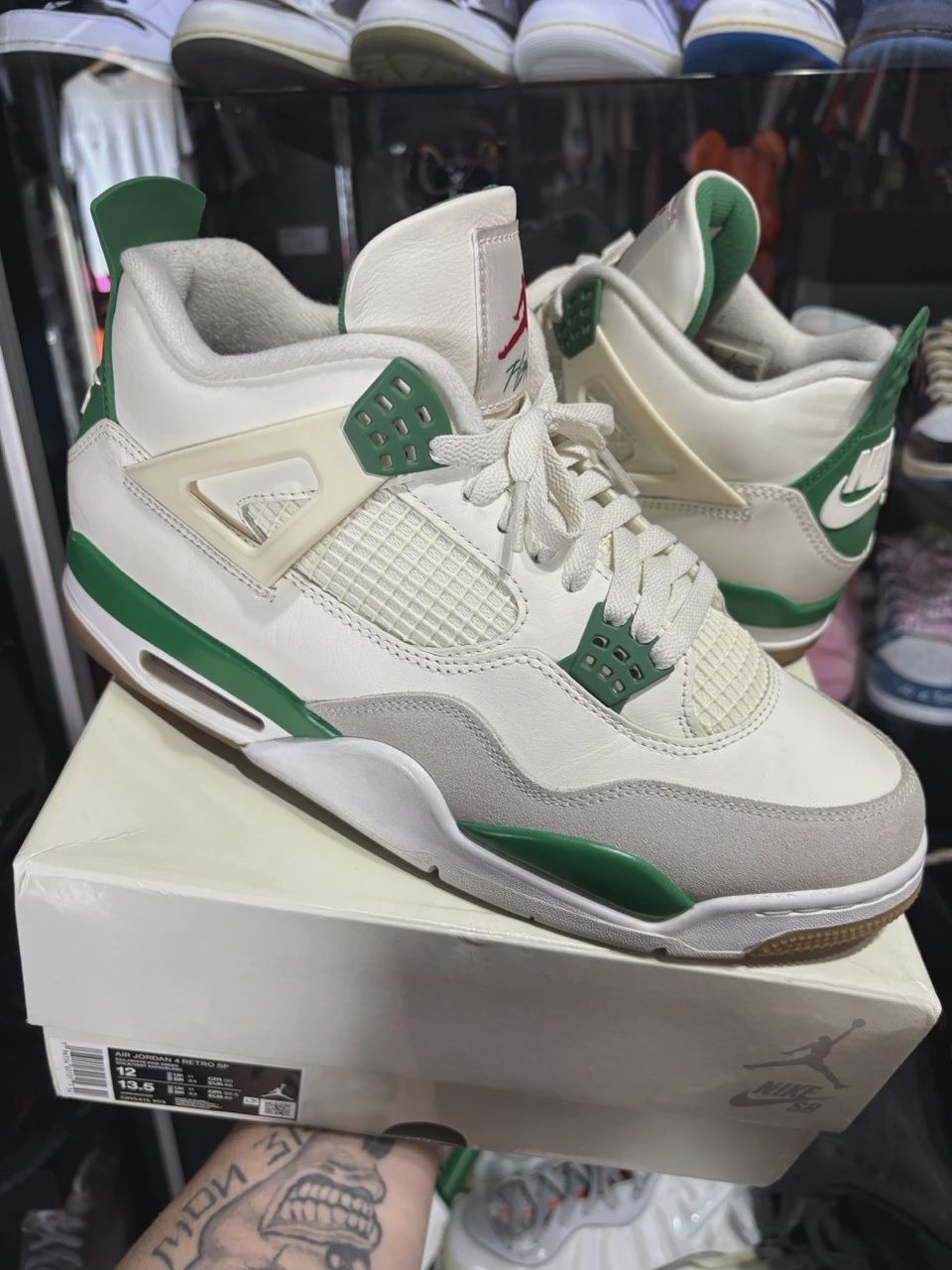 Air Jordan 4 Retro SB Pine Green • Pre-Owned [2893]