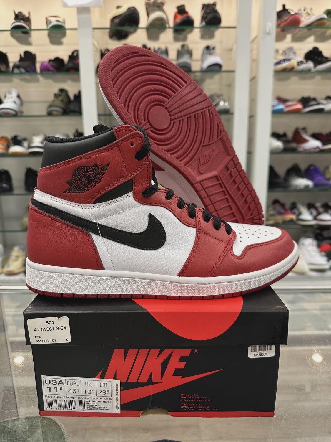 Jordan 1 Retro Chicago (2015) • Pre-Owned [7823]