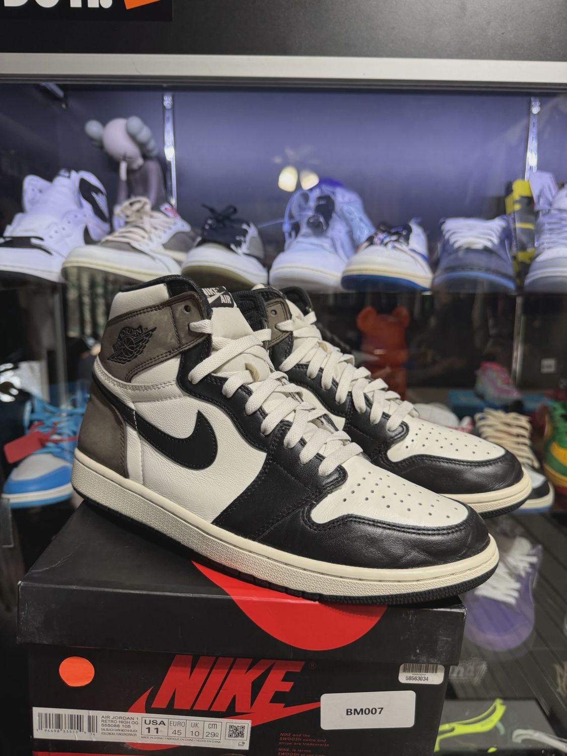 Jordan 1 Retro High Dark Mocha • Pre-Owned [6270]