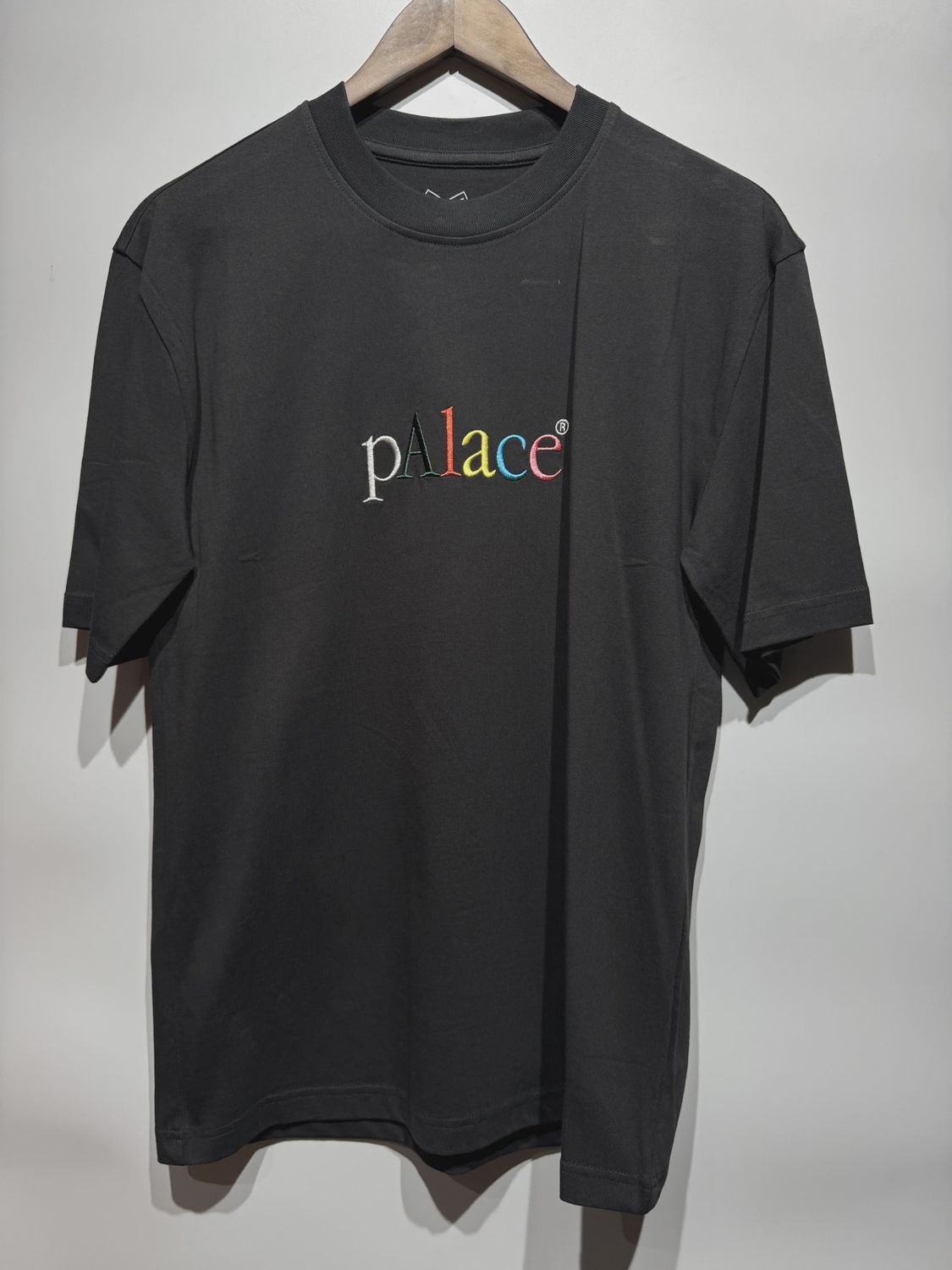 Palace Start Up T Shirt Black size S • Pre-Owned [5363]