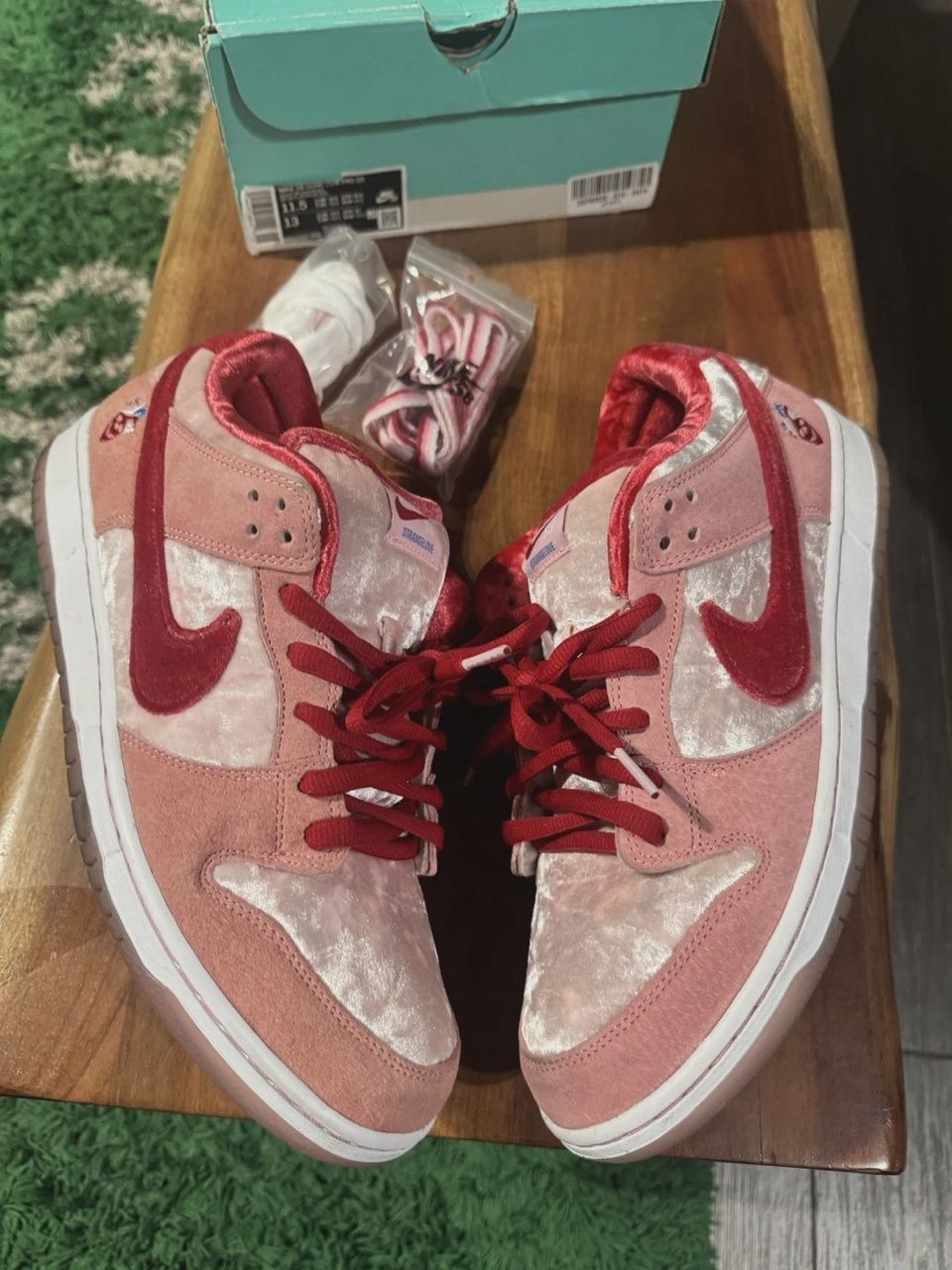 Nike SB Dunk Low StrangeLove Skateboards • Pre-Owned [6689]