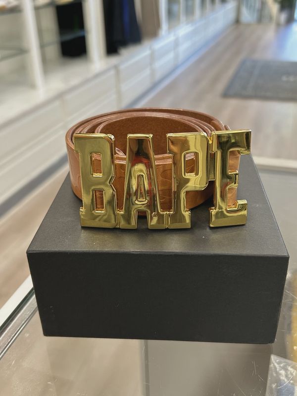 A Bathing Ape (BAPE) Logo Buckle Leather Belt • Pre-Owned [2469]