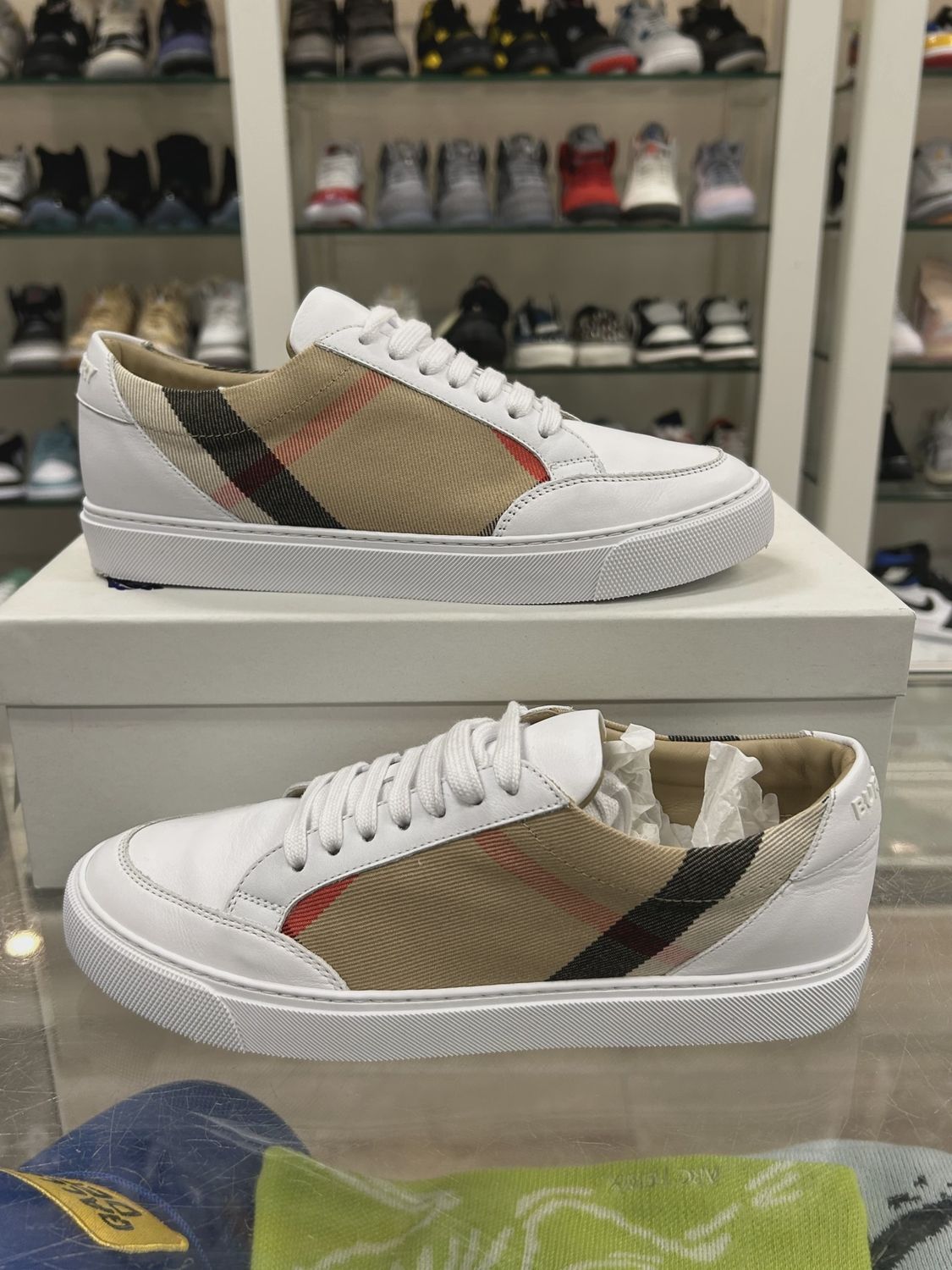 Burberry Salmond Check Low Top Sneakers • Pre-Owned [7265]