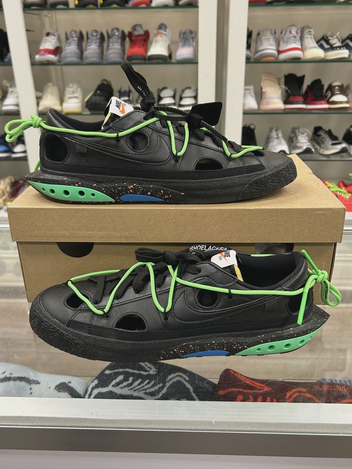 Nike Blazer Low Off-White Black Electro Green • Pre-Owned [4866]