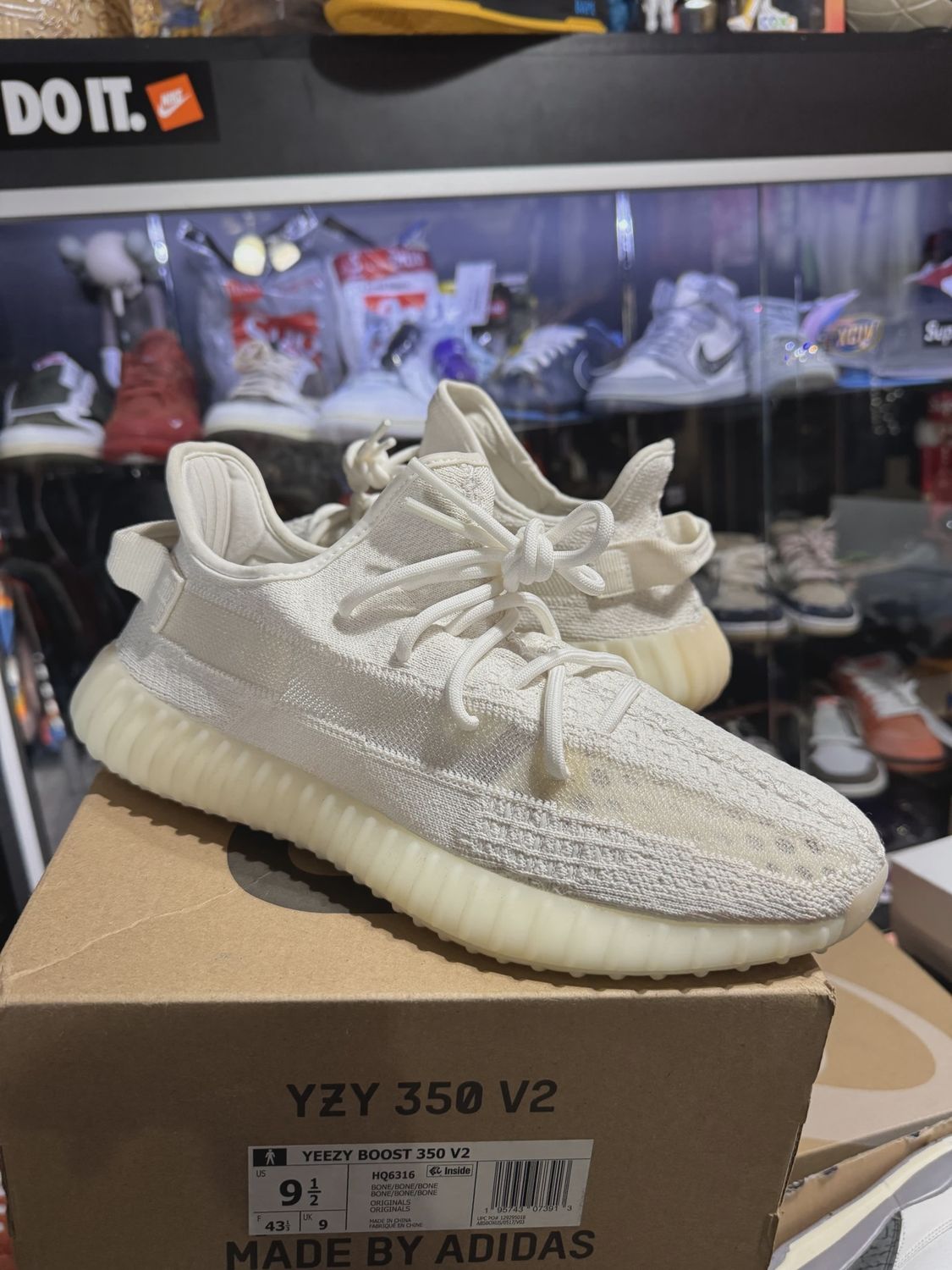 adidas Yeezy Boost 350 V2 Bone • Pre-Owned [2063]