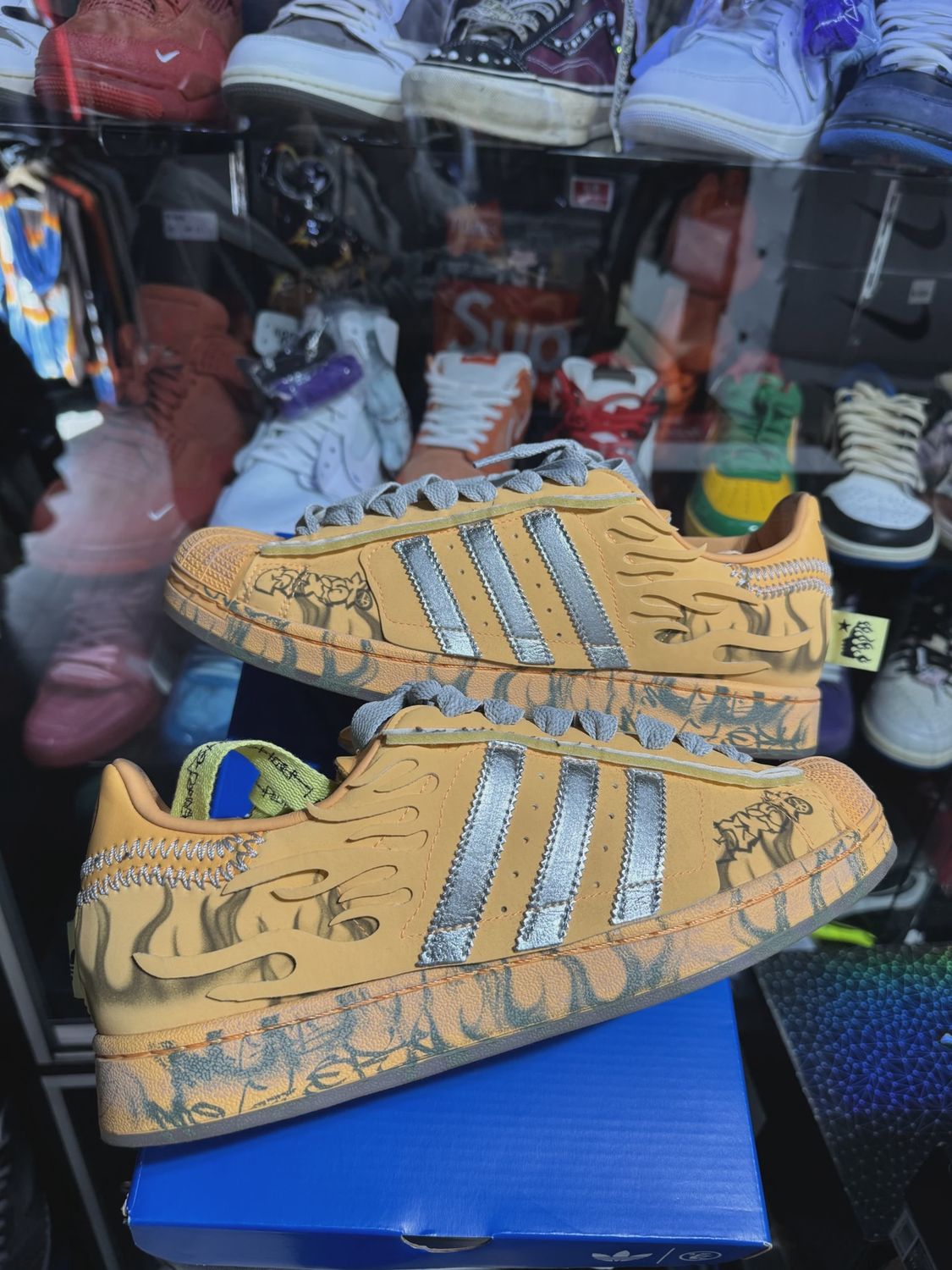 Adidas Superstar Hazy orange Hellstar • Pre-Owned [2306]