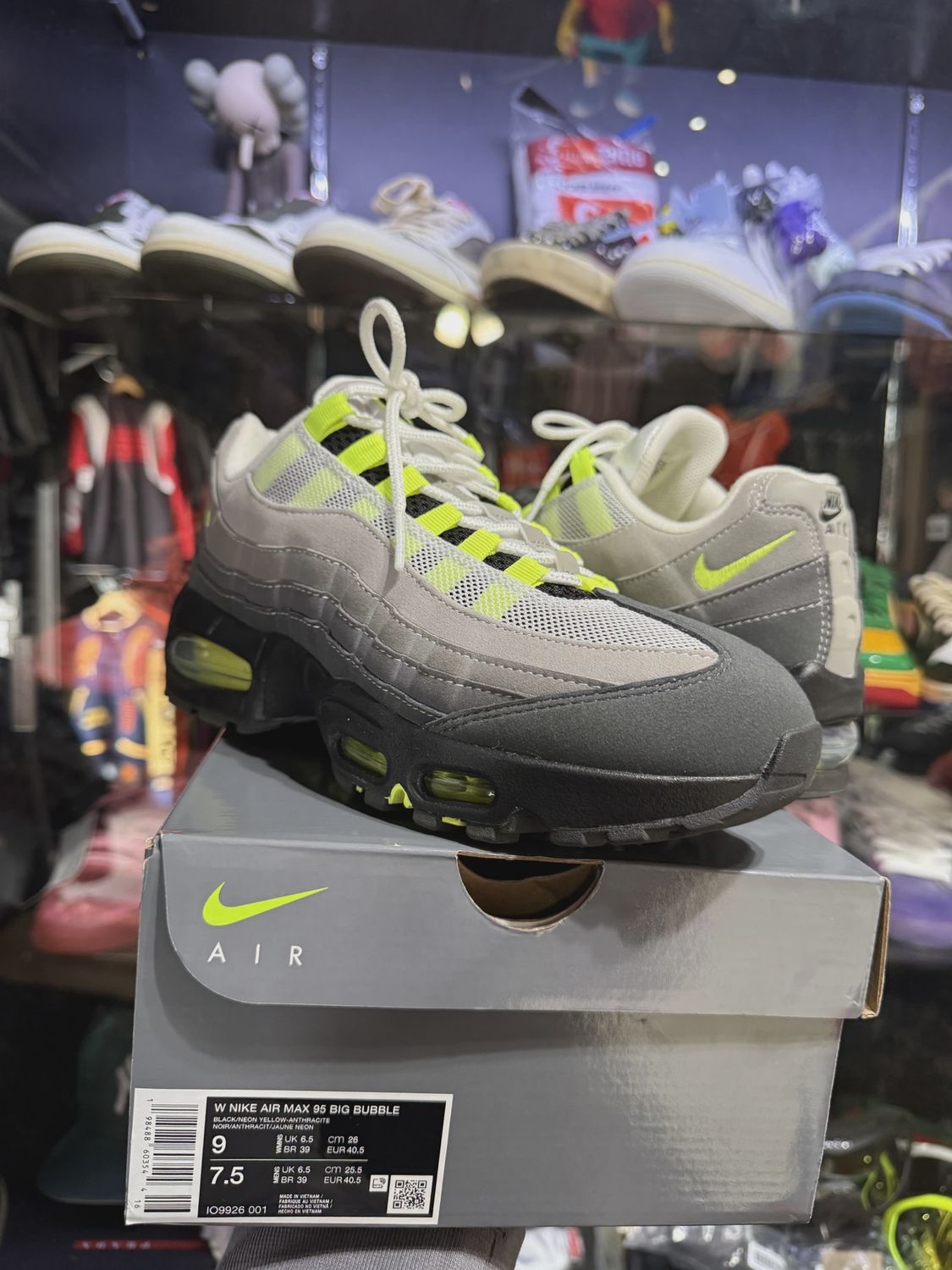 Nike Air Max 95 Original Big Bubble Neon (2026) (Women's)  [9076], Product Condition: Pre-Owned, Shoe Size: 9W
